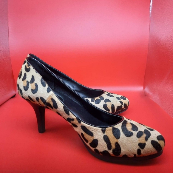 Kelly & Katie Shoes - Kelly&Katie Faux Fur Cheetah Print High Heels GUC